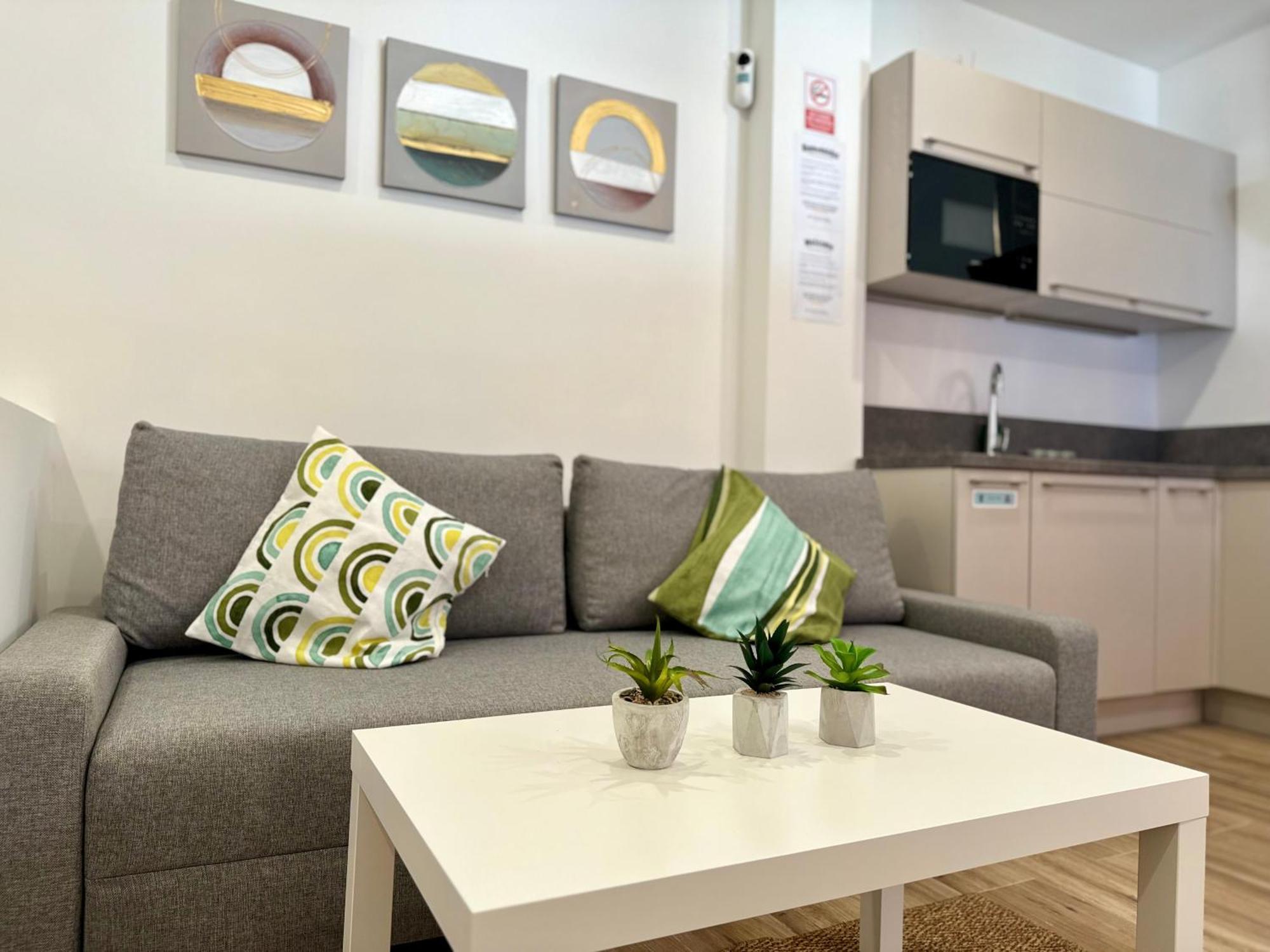 Apartamentos Castillejos Madrid Kültér fotó